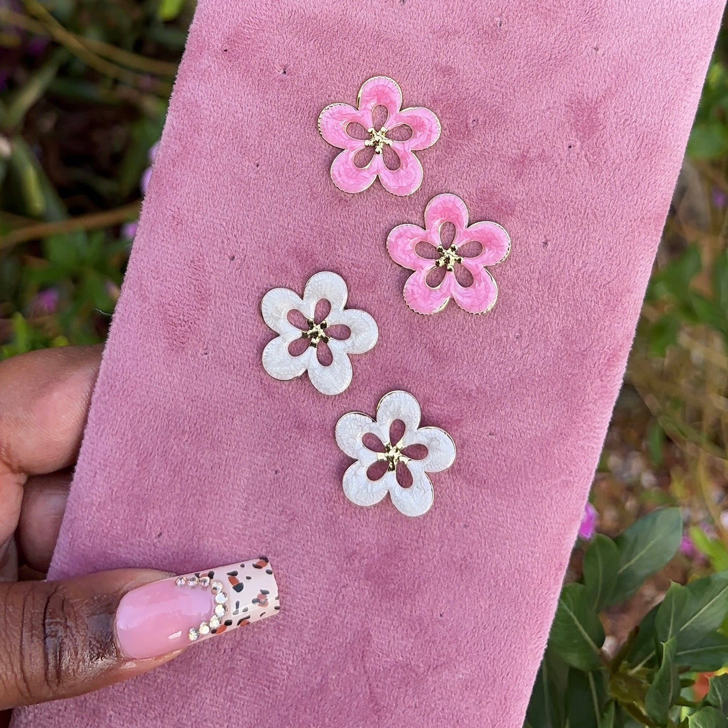 DAISY MINI Studs