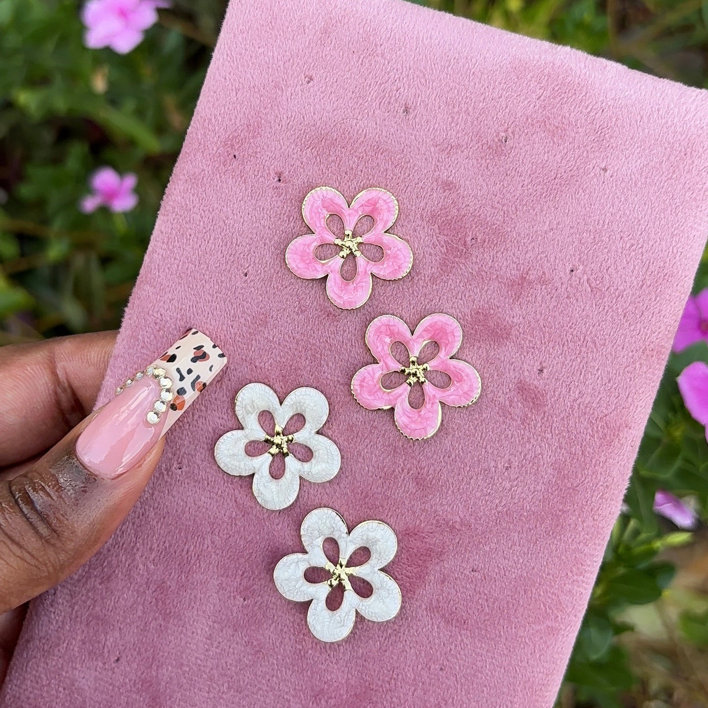 DAISY MINI Studs