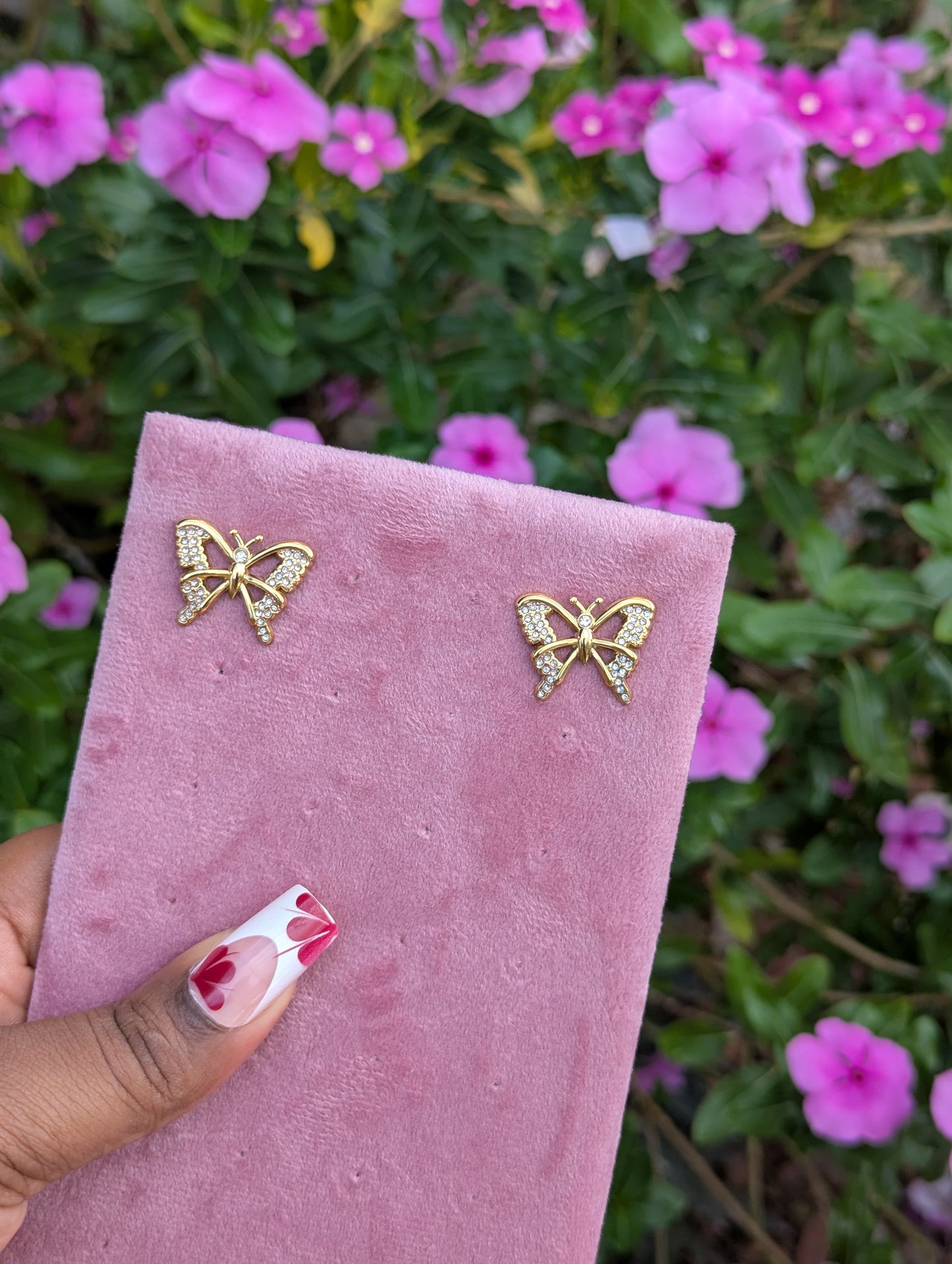 BUTTAZ Studs