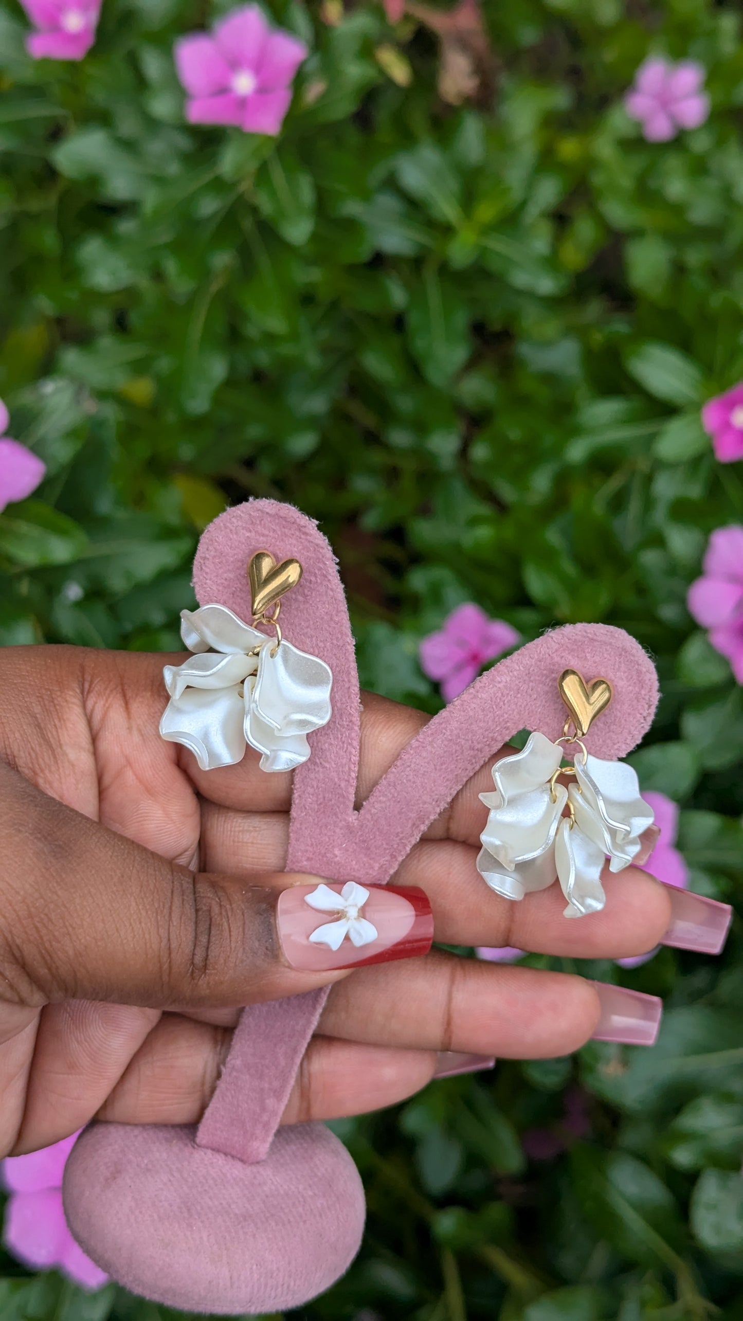 SNOW HEART Stud